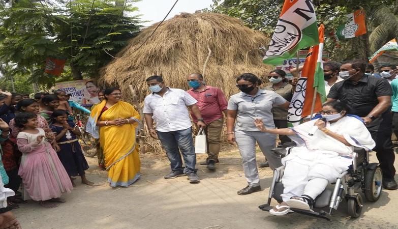 Battleground Nandigram: Mamata holds roadshow on wheelchair, Suvendu offers prayer in temple
