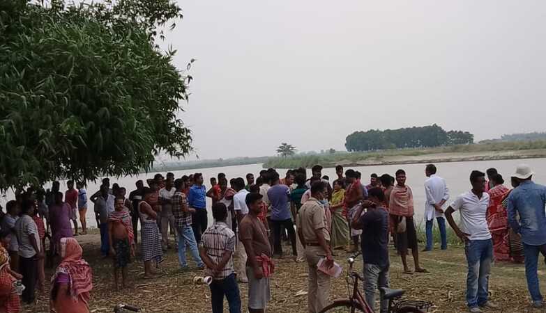 Nabadwip boat tragedy: Mum, daughter feared drowned, fishermen rescue 10 others