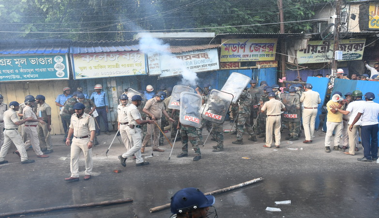 Burdwan town turns into battleground after CPM men clashed with police during law-violation programme
